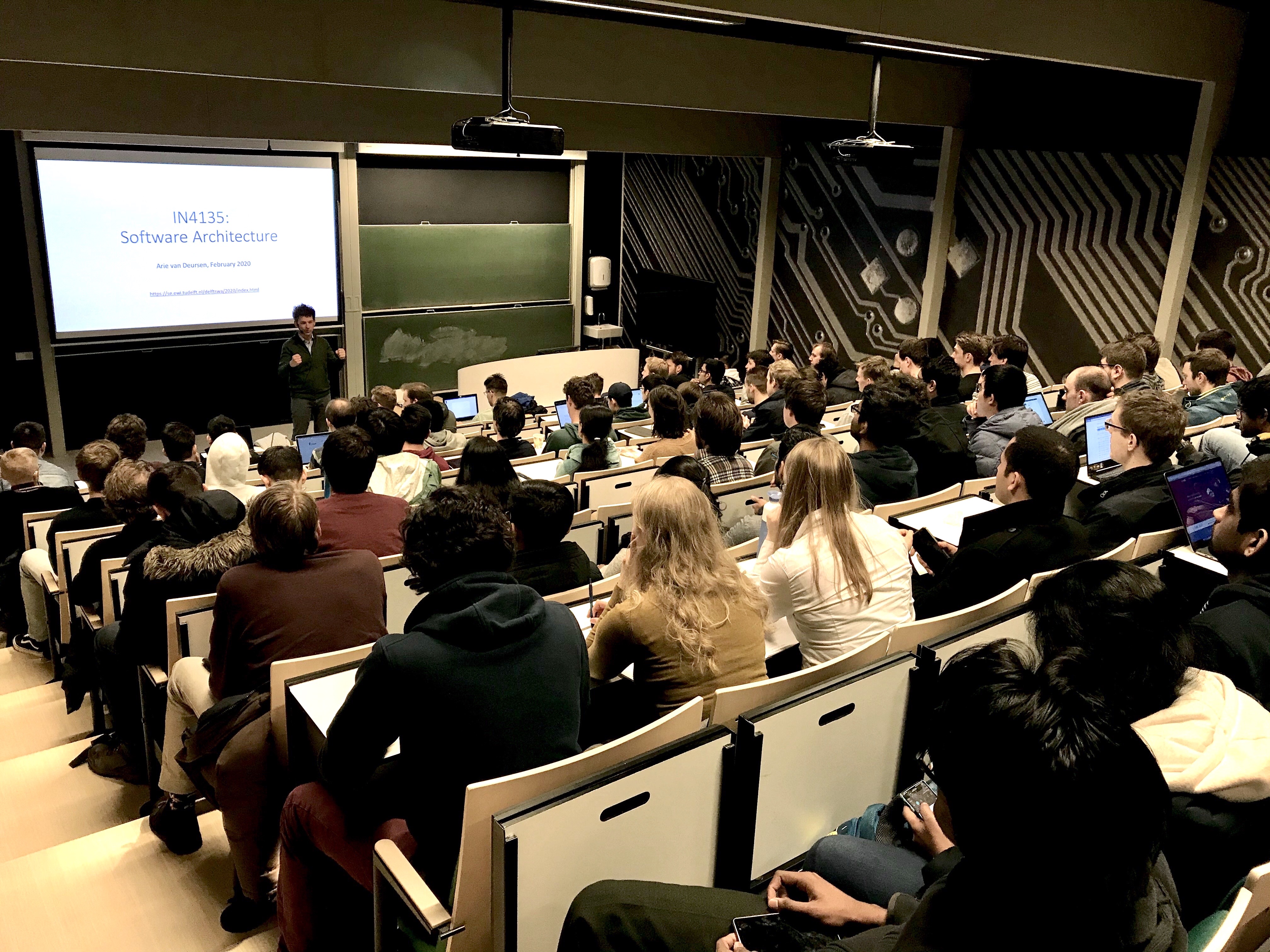 Pre-Corona: First lecture with 120 students in a room fitting 140, February 2020
